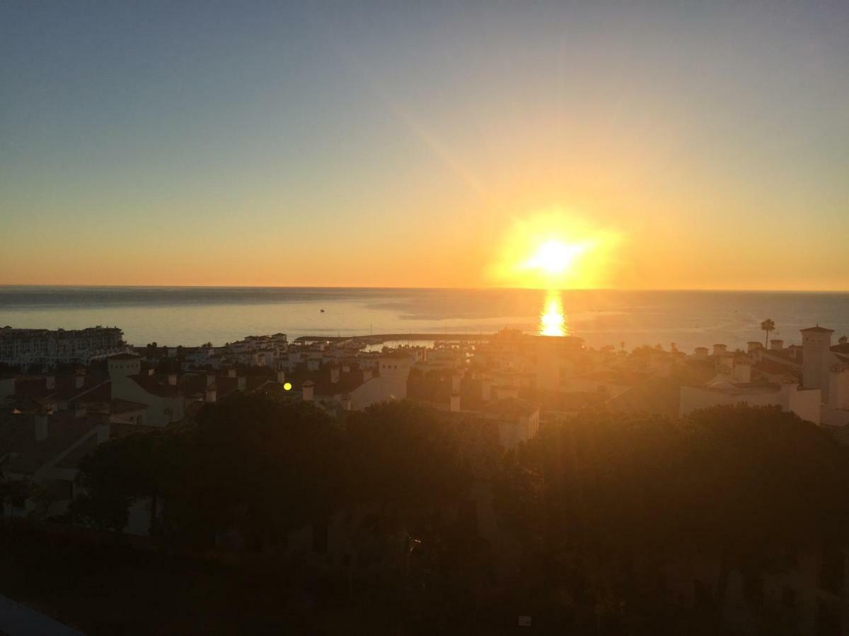 Duquesa Suite And Golf With A Spectacular Sea View Manilva Bagian luar foto
